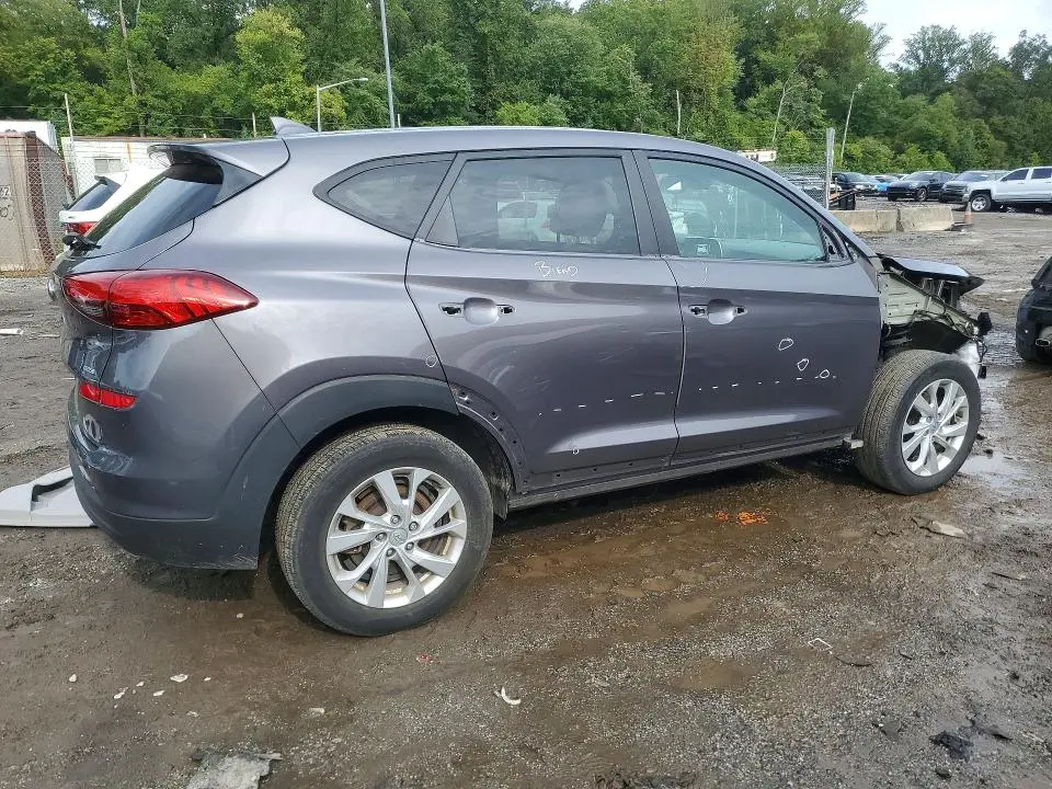 2021 HYUNDAI TUCSON SE  