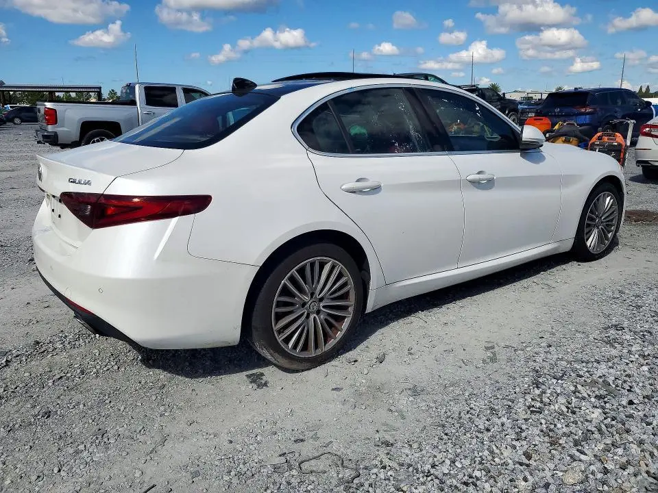2017 ALFA ROMEO GIULIA TI Q4  