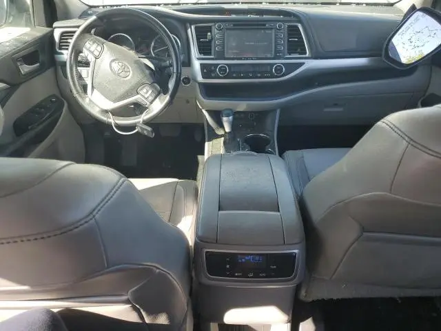 2017 TOYOTA HIGHLANDER SE  
