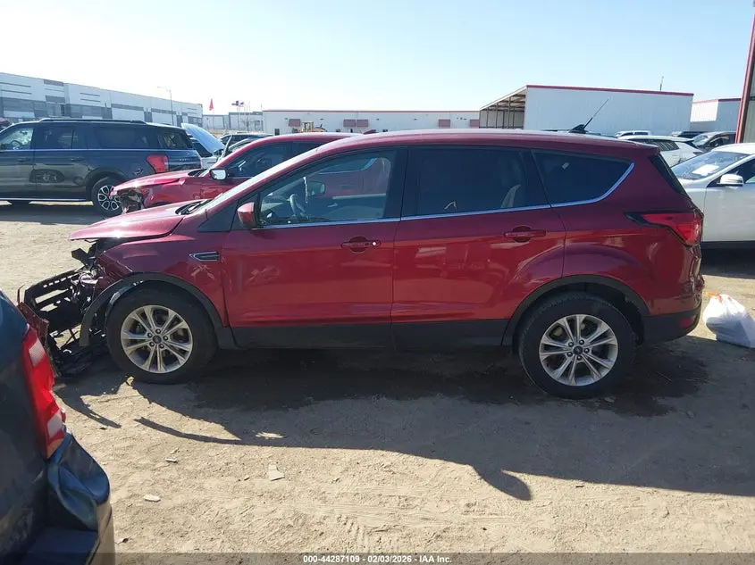 2019 FORD ESCAPE SE