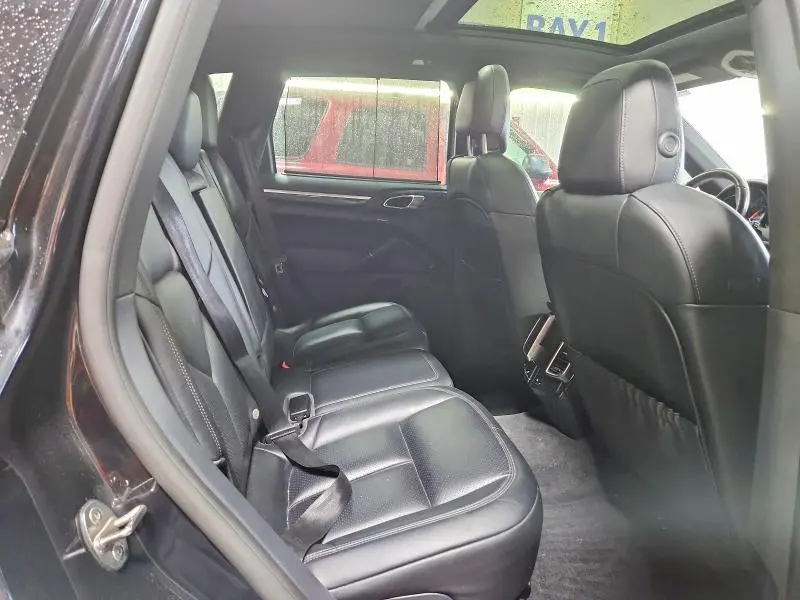 2018 PORSCHE CAYENNE   
