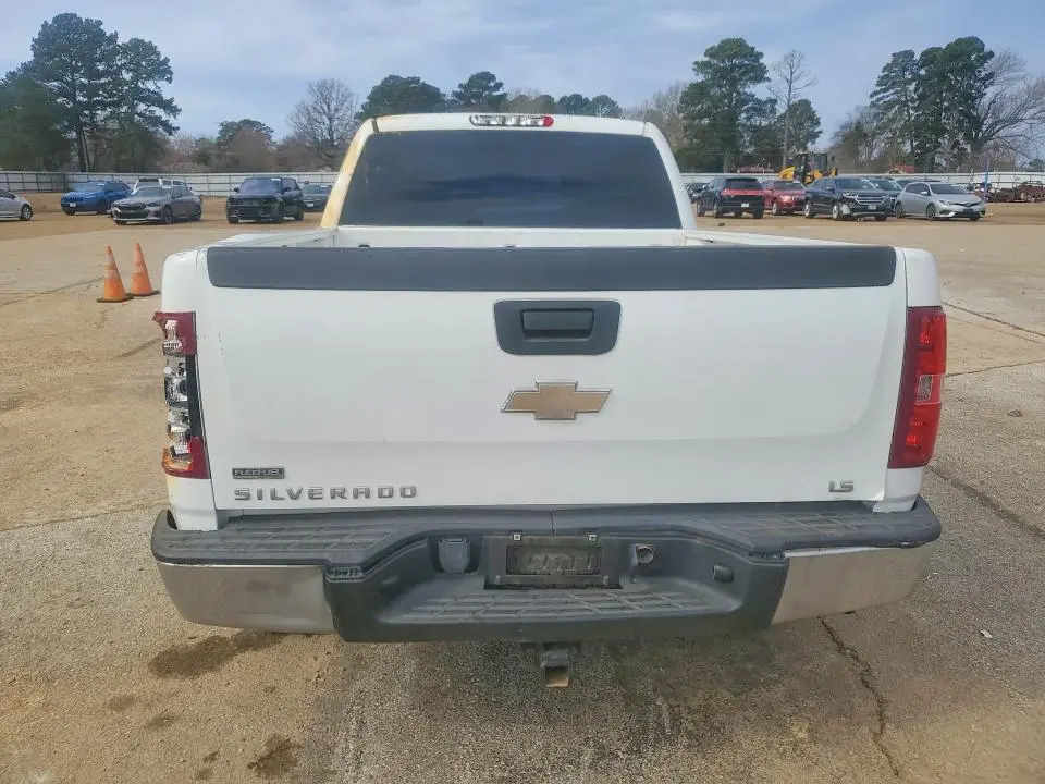 2011 CHEVROLET SILVERADO C1500 LS  