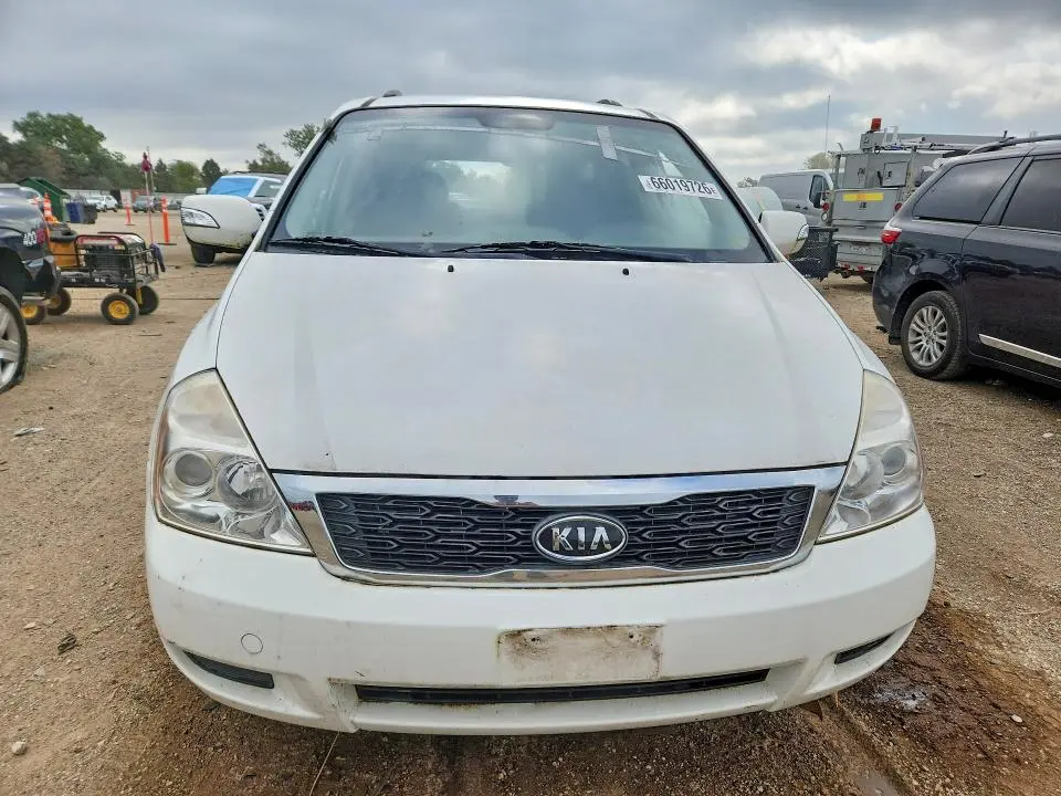 2011 KIA SEDONA LX  