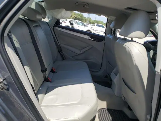 2012 VOLKSWAGEN PASSAT SE