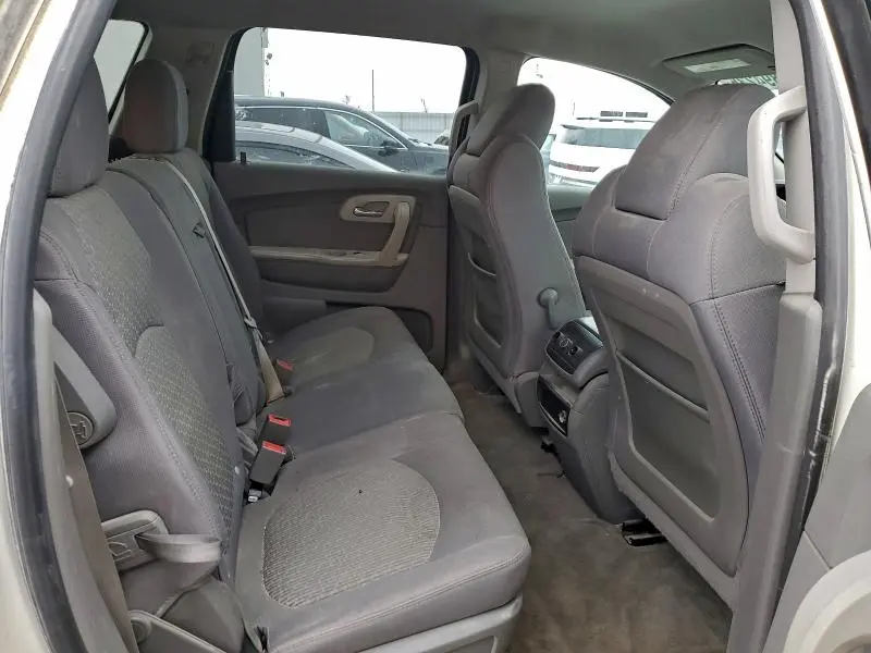 2012 CHEVROLET TRAVERSE LS  