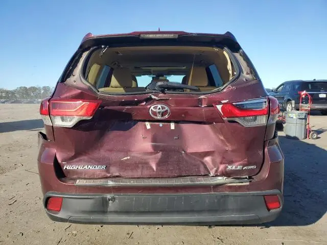 2018 TOYOTA HIGHLANDER SE  