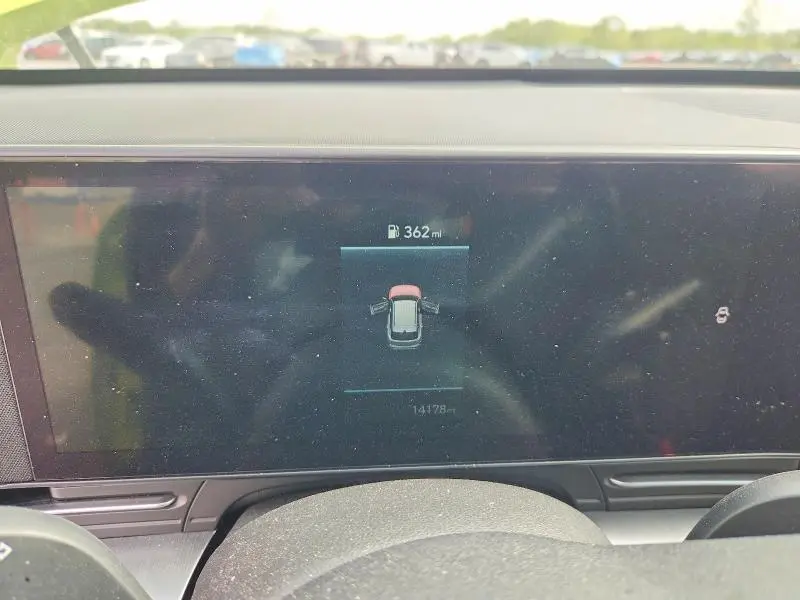 2025 HYUNDAI KONA SE  