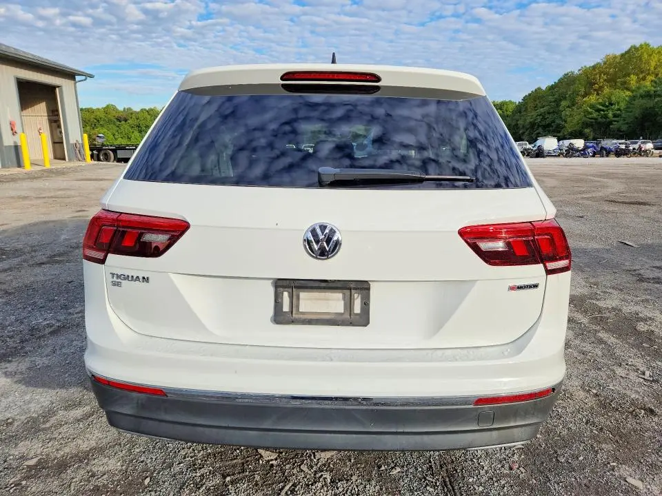 2021 VOLKSWAGEN TIGUAN SE  