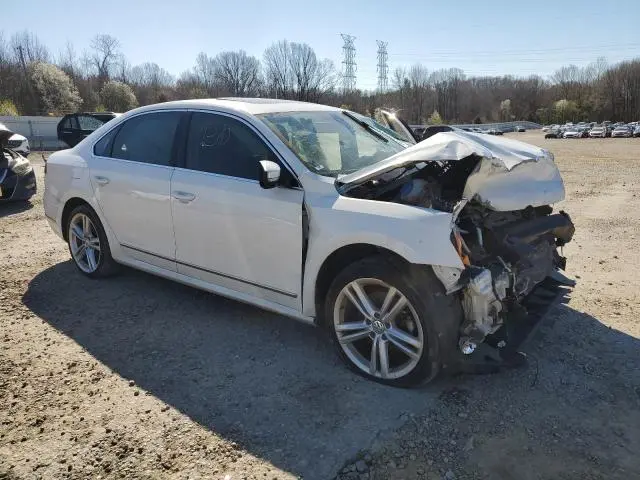 2015 VOLKSWAGEN PASSAT SE  