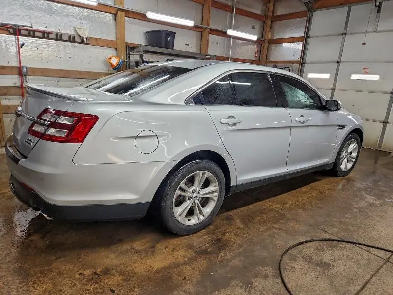2017 FORD TAURUS SEL  