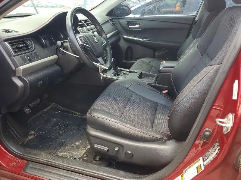 2015 TOYOTA CAMRY SE  