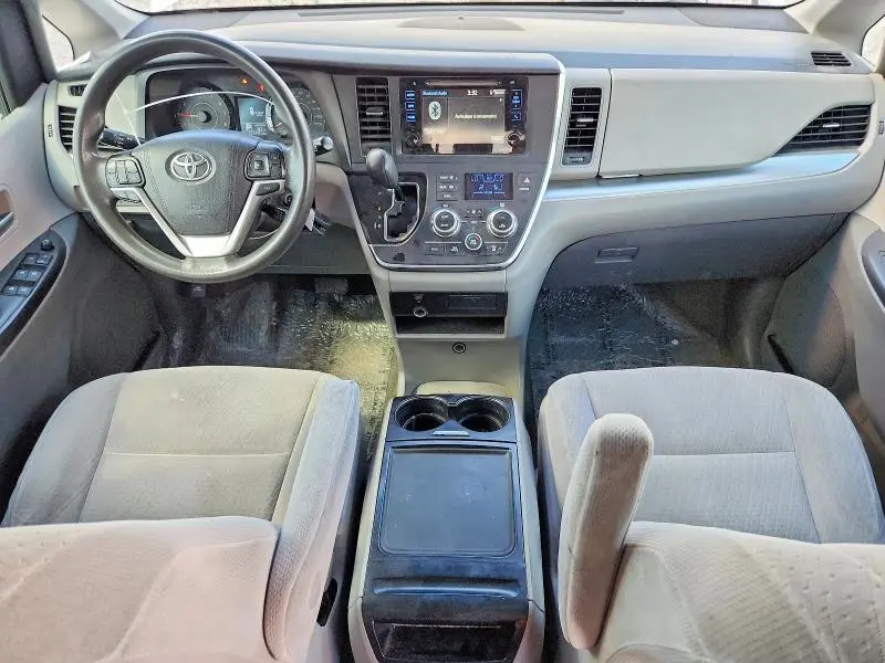 2015 TOYOTA SIENNA LE  