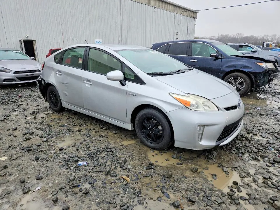 2013 TOYOTA PRIUS TWO  