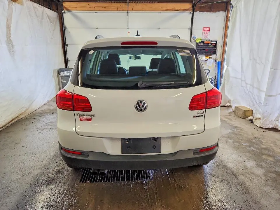 2016 VOLKSWAGEN TIGUAN   