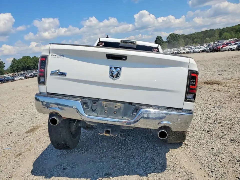 2017 RAM 1500 SLT  