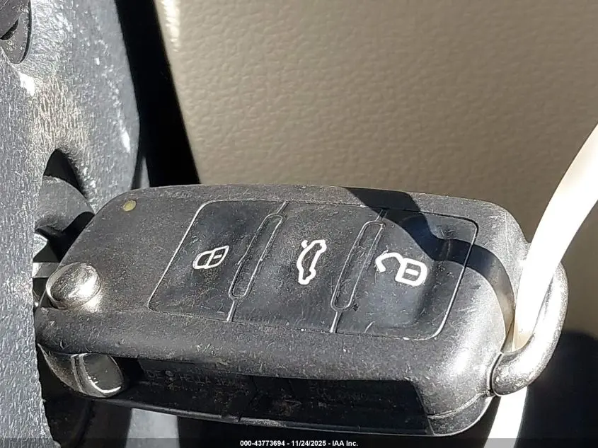 2015 VOLKSWAGEN PASSAT 1.8T SE