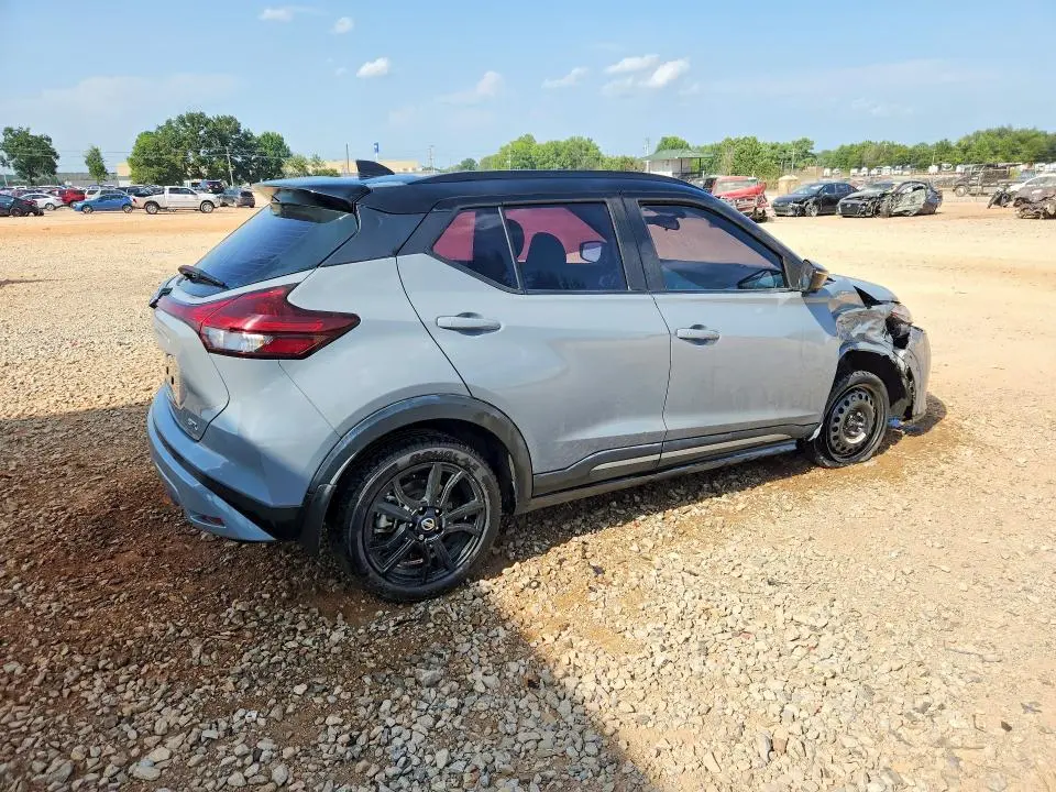 2021 NISSAN KICKS SR  