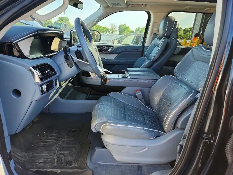 2021 LINCOLN NAVIGATOR BLACK LABEL  