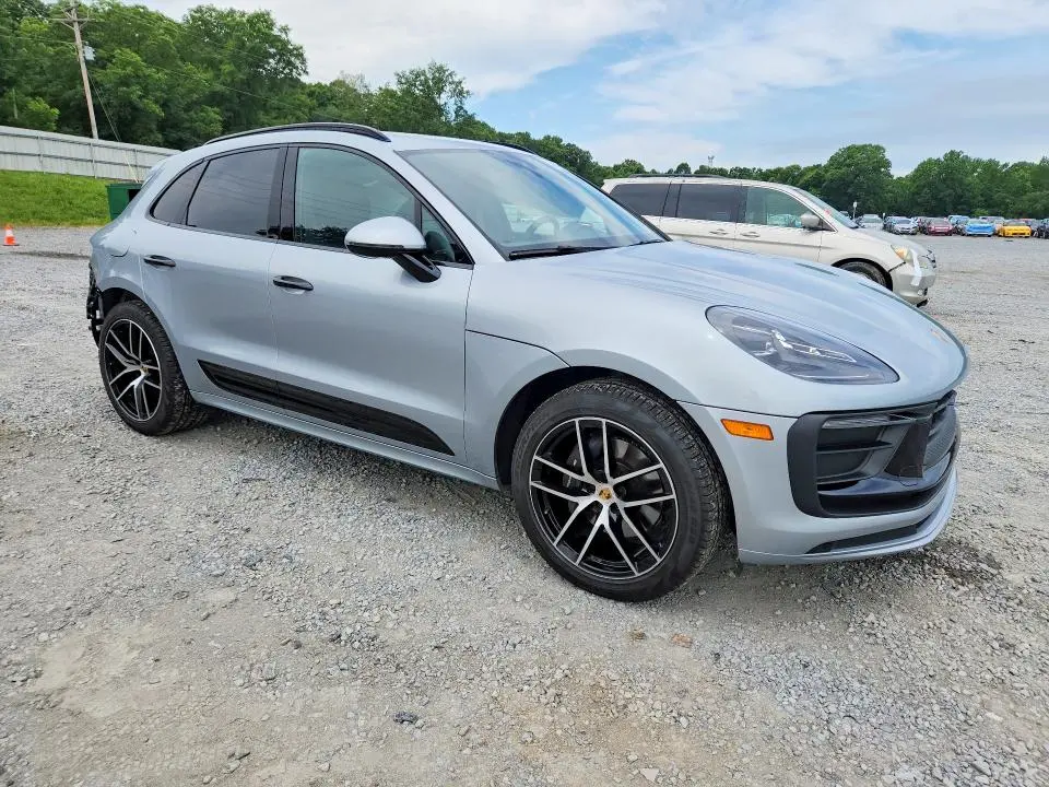 2023 PORSCHE MACAN BASE  