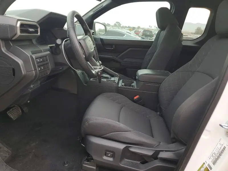 2025 TOYOTA TACOMA XTRACAB  