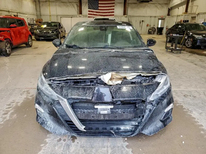 2021 NISSAN ALTIMA SV  