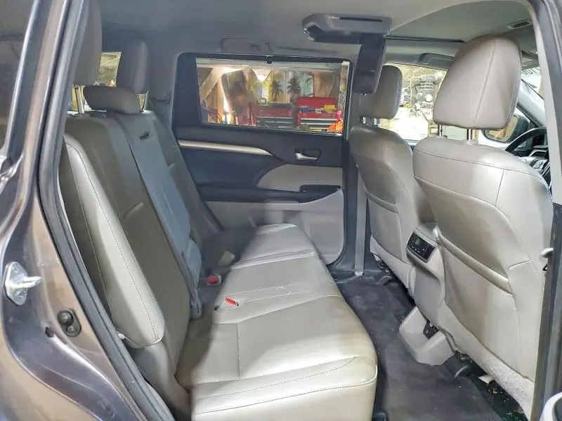 2015 TOYOTA HIGHLANDER XLE  