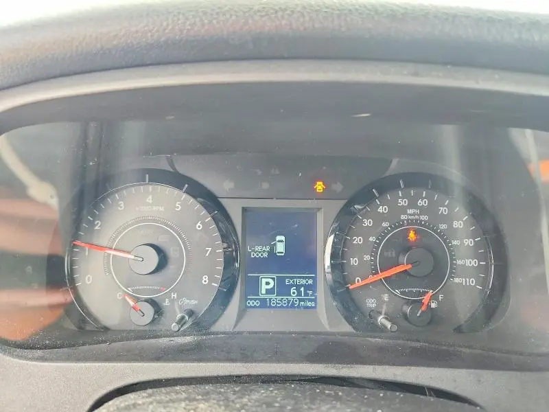 2017 TOYOTA SIENNA LE  