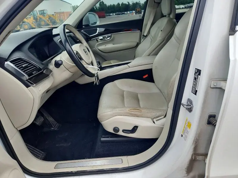 2018 VOLVO XC90 T6  