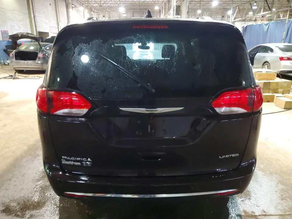 2019 CHRYSLER PACIFICA LIMITED  