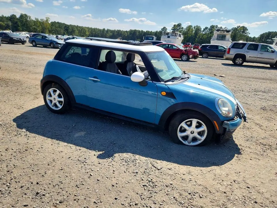 2010 MINI COOPER   
