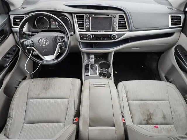 2018 TOYOTA HIGHLANDER LE  