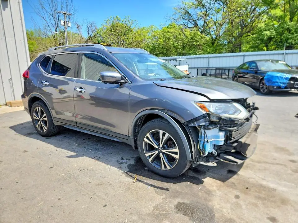 2019 NISSAN ROGUE SV  