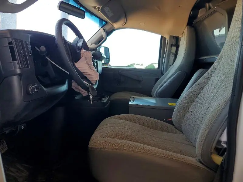 2024 GMC SAVANA G2500  