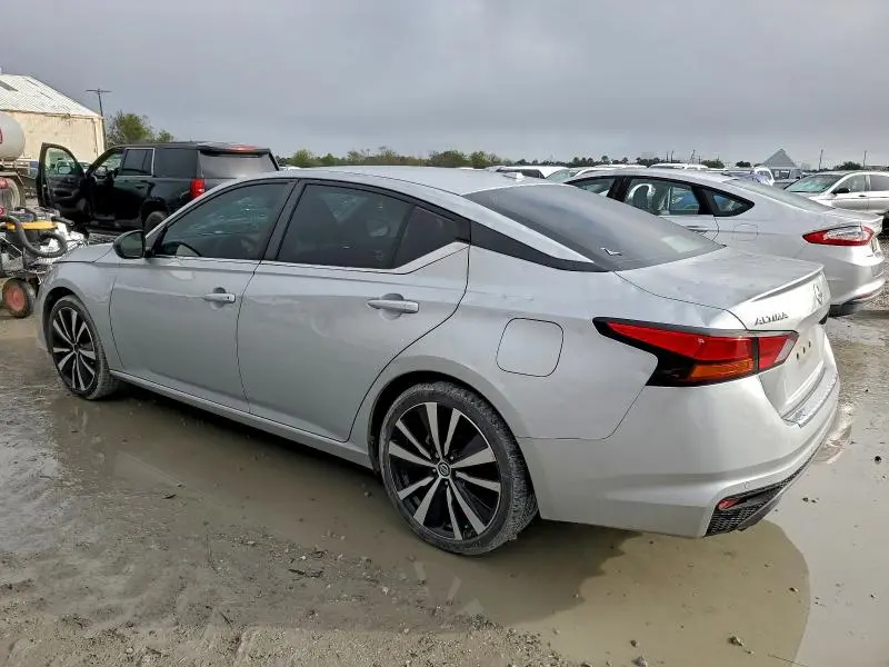 2022 NISSAN ALTIMA SR  