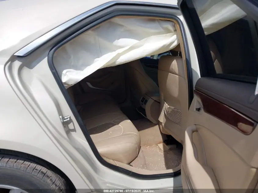 2010 CADILLAC CTS LUXURY