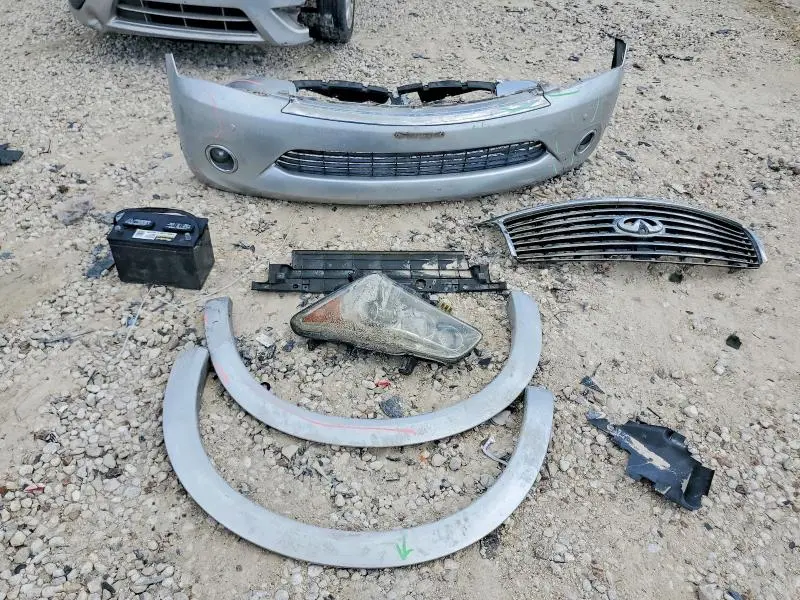 2011 INFINITI QX56 BASE  