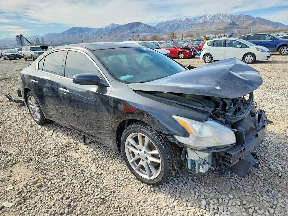 2014 NISSAN MAXIMA S  