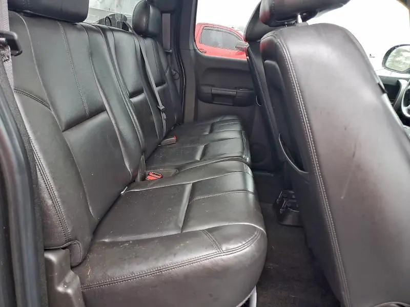 2011 CHEVROLET SILVERADO K1500 LT  