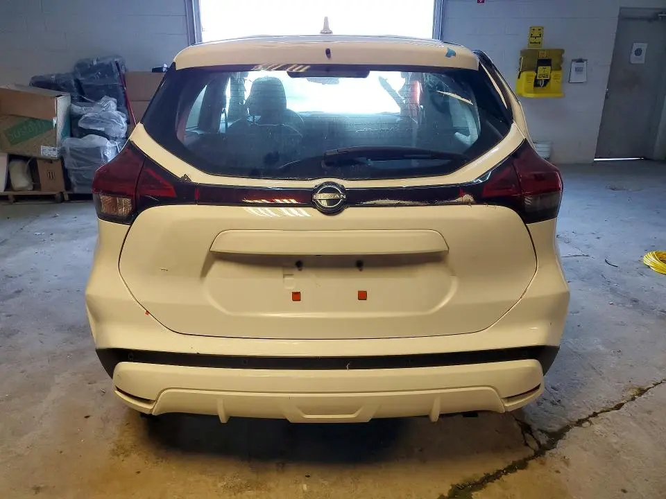 2023 NISSAN KICKS S  