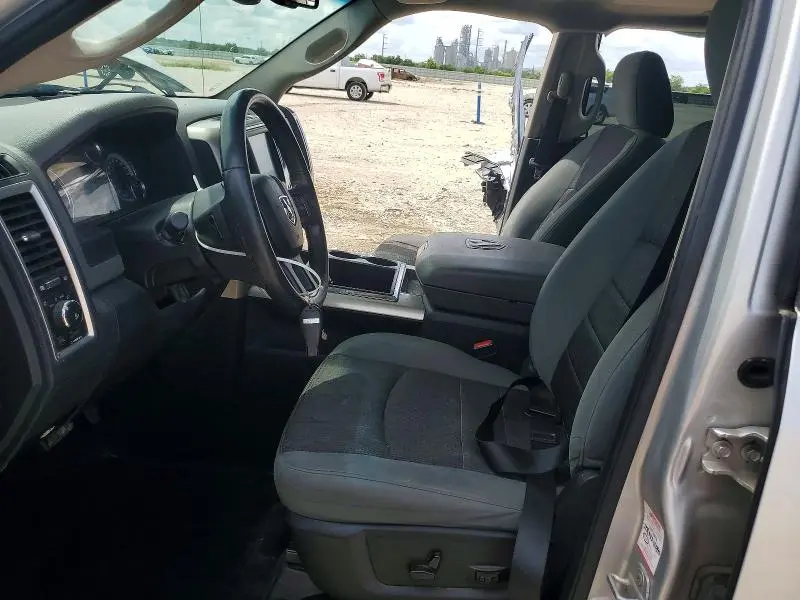 2013 RAM 1500 SLT  