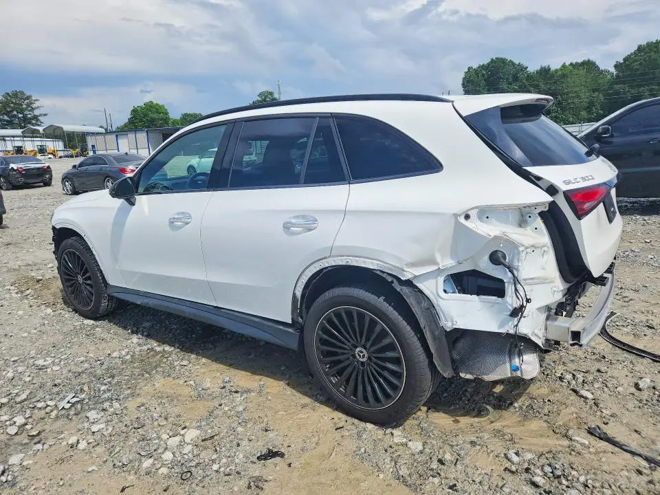 2023 MERCEDES-BENZ GLC 300  