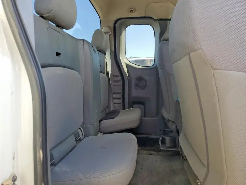 2017 NISSAN FRONTIER S  
