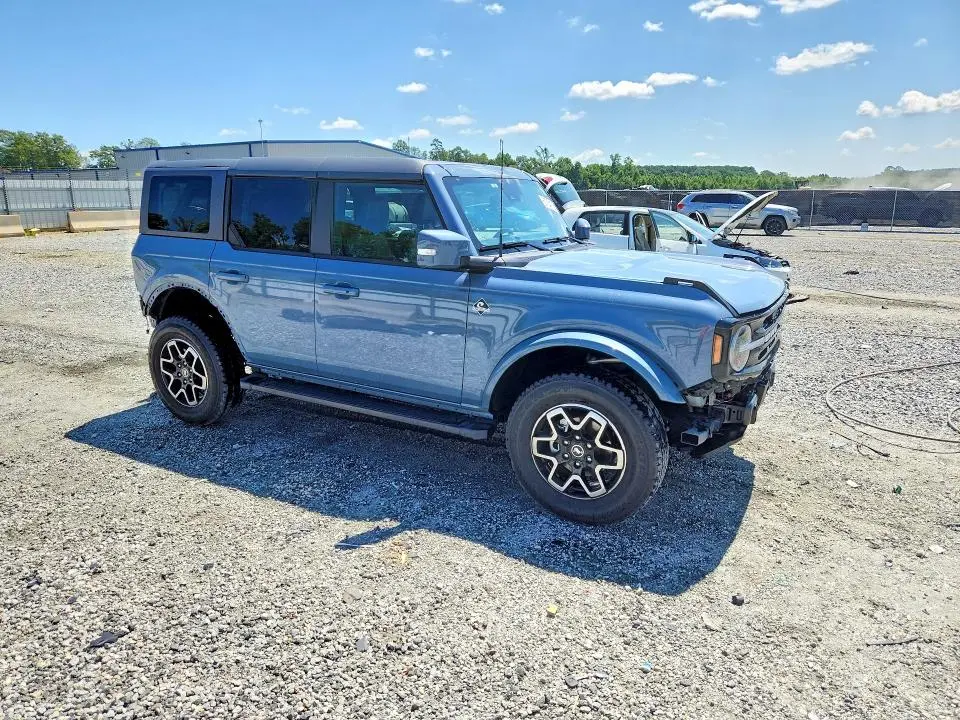 2024 FORD BRONCO OUTER BANKS  