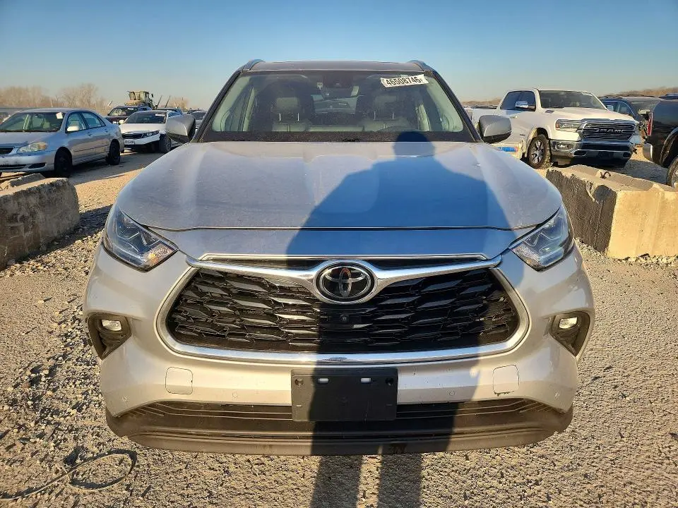 2021 TOYOTA HIGHLANDER LIMITED  