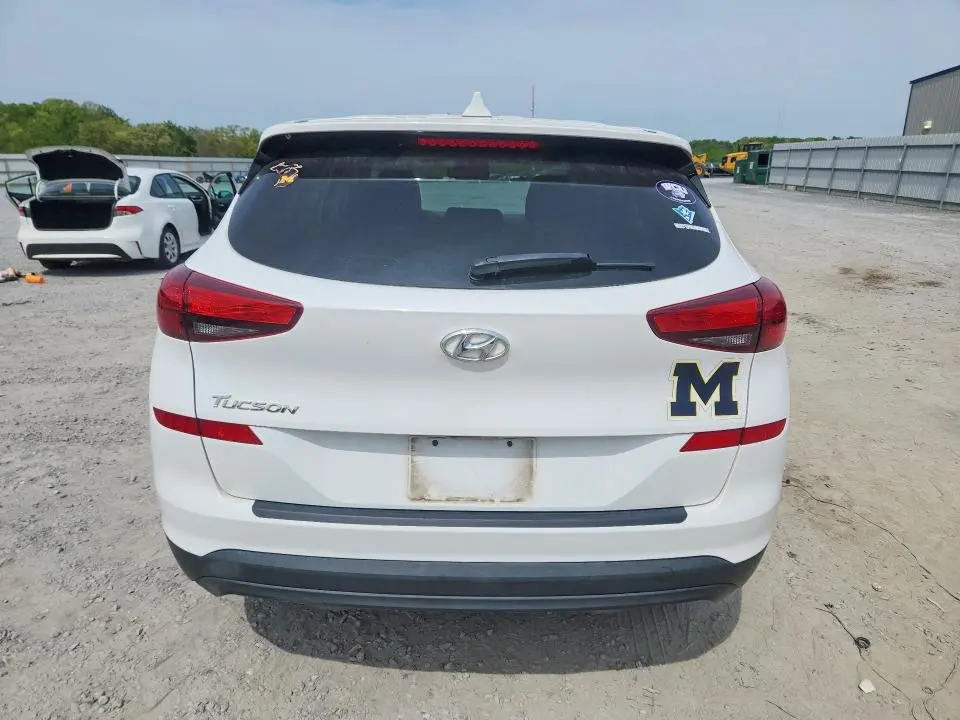 2021 HYUNDAI TUCSON SE  