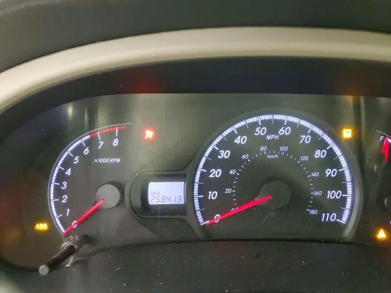 2011 TOYOTA SIENNA LE  
