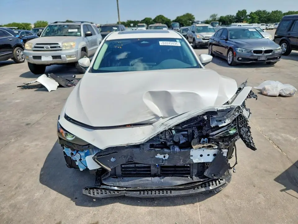 2025 MAZDA 3 PREFERRED  