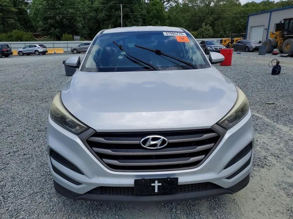 2016 HYUNDAI TUCSON SE  
