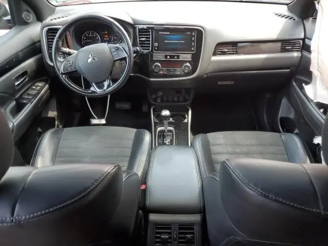 2019 MITSUBISHI OUTLANDER SE  