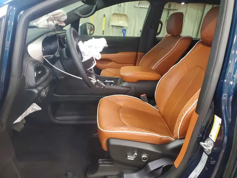 2025 CHRYSLER PACIFICA PINNACLE  